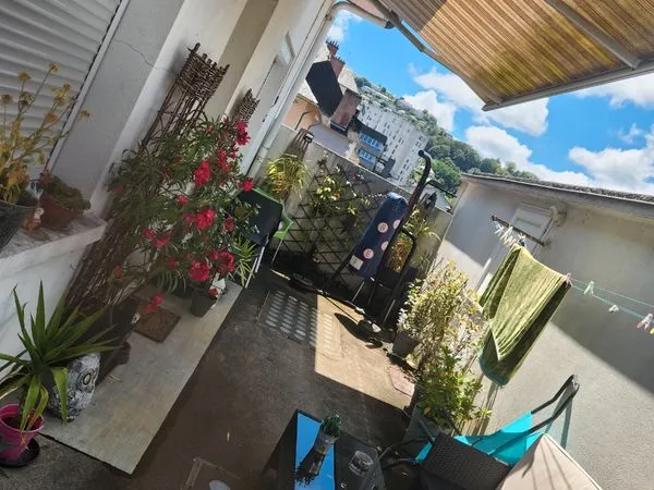 F3 lumineux avec terrasse