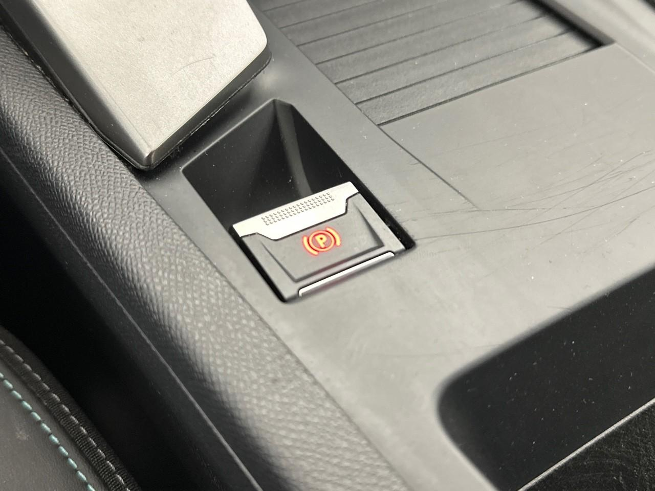 Peugeot 308 hybrid 145 e-dcs6 allure — photo 33