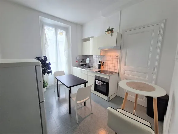 Appartement à vendre Grenoble - Secteur Berriat / Gare : Charmant T1 bis de 44 m² avec cachet de l'a