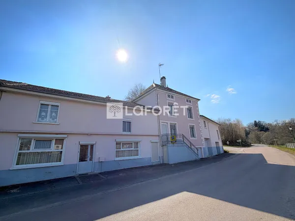 Maison 8 pièces 233 m²