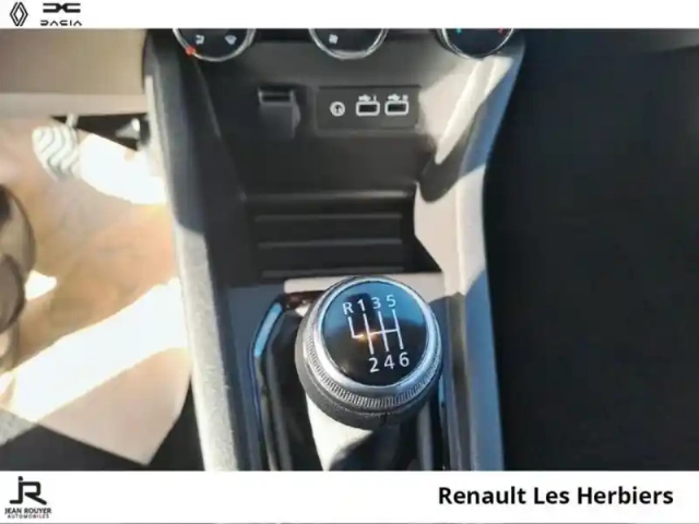 Renault Clio 1.5 blue dci 100ch evolution - 24 — photo 6