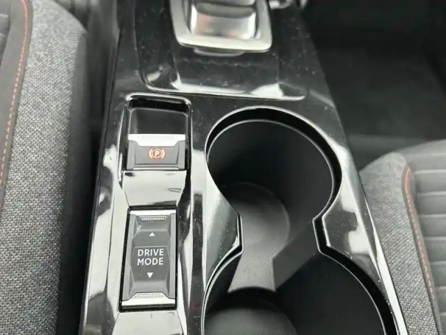 Peugeot 2008 electrique 136 ch — photo 25