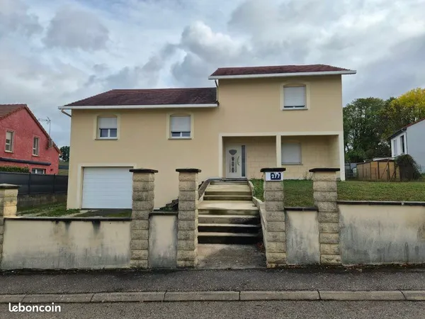 Maison familiale 200 m² - 6 chambres - Terrain 960 m² - 260 000 à débattre