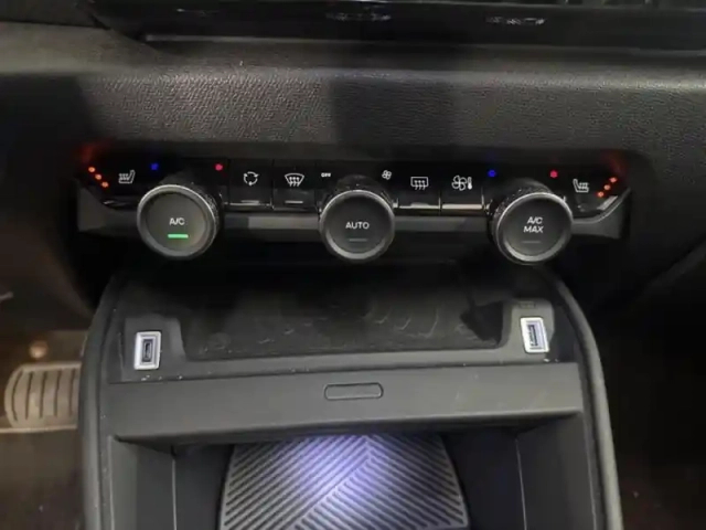 Citroën C4 moteur électrique 136ch (100 kw) shine pack automatique — photo 13