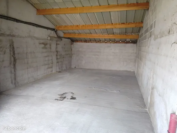 Local d’activité et entrepôt Location Saint-Fargeau-Ponthierry 1p 38m² 350€