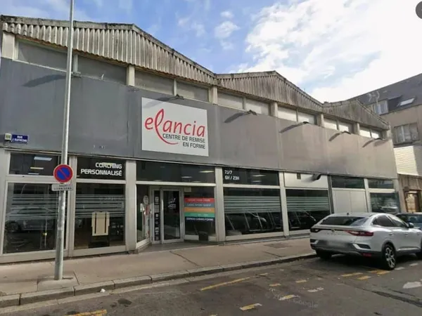 Local commercial 578 m²