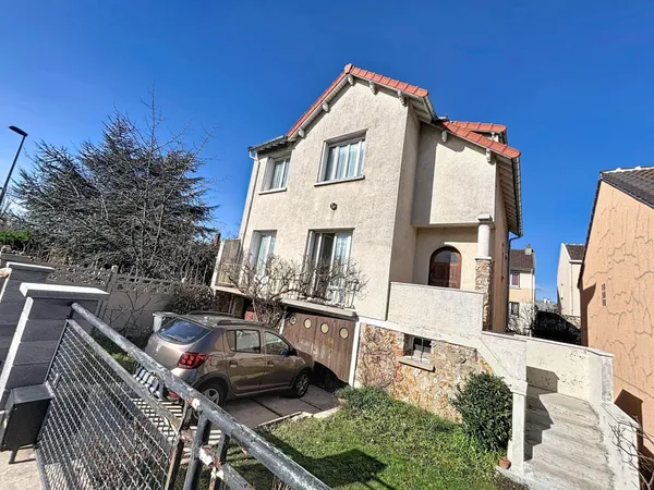 ? Maison de caractère avec fort potentiel - 113 m² - Massy ?