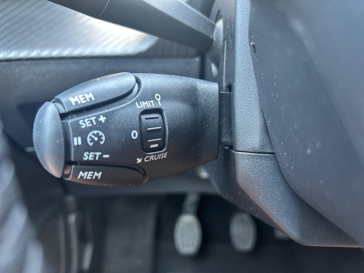 Peugeot 208 1.2 100ch s&s style — photo 18