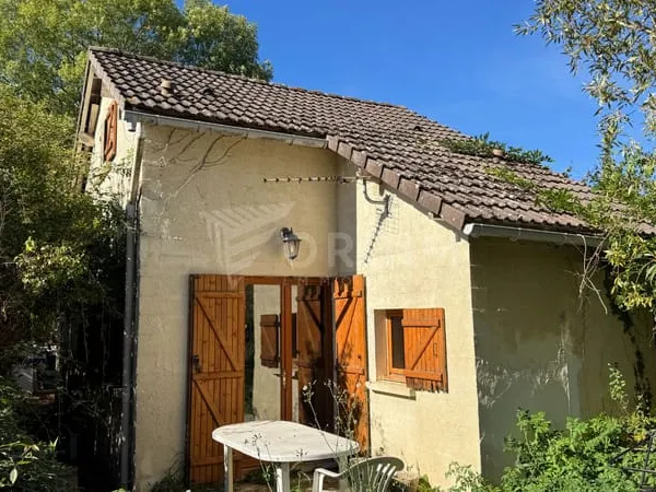 Belle opportunité pour cette maison d'env. 49 m² habitable sur son terrain de 840 m².