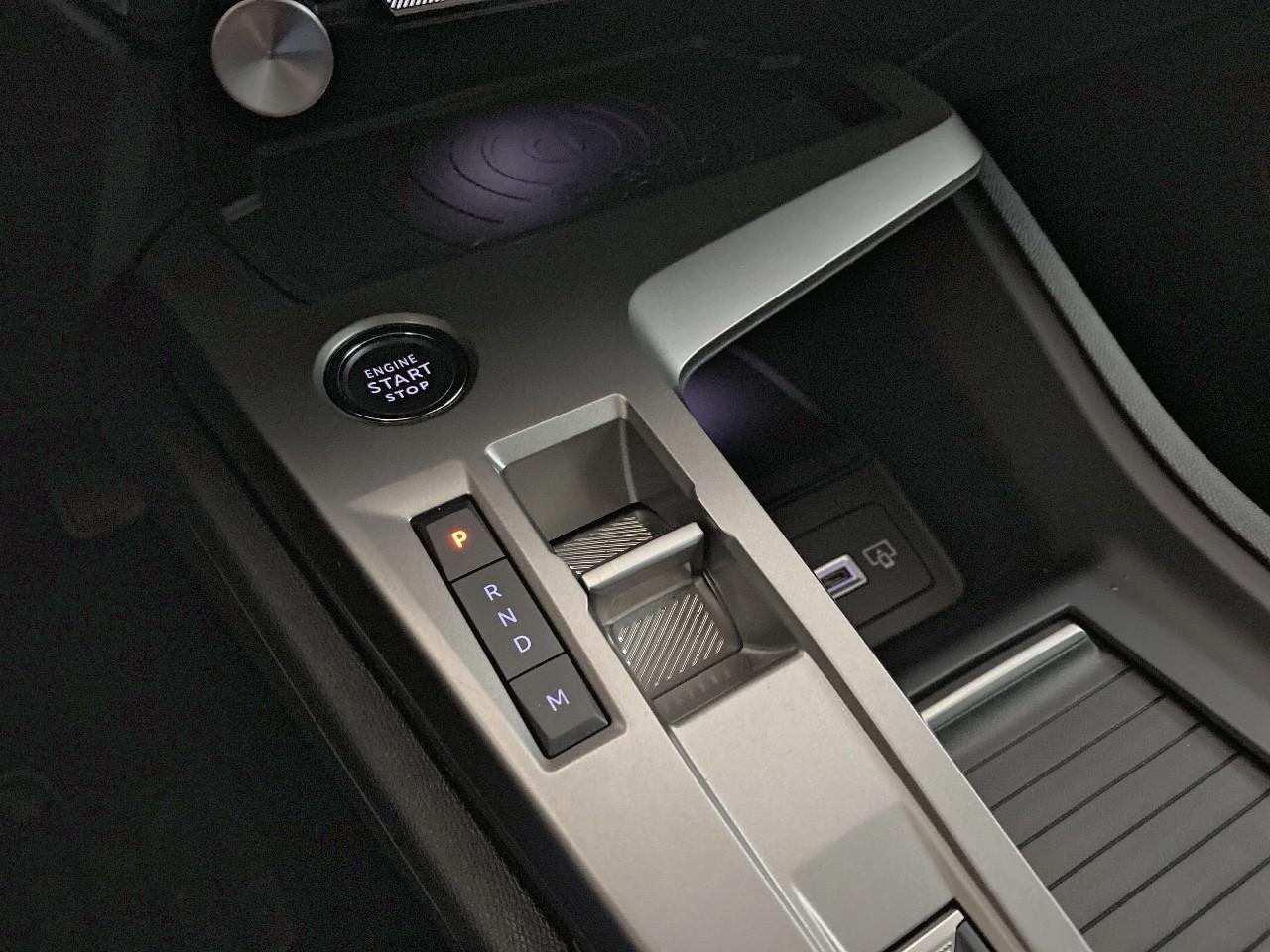 Peugeot 308 hybrid 145 e-dcs6 allure — photo 17