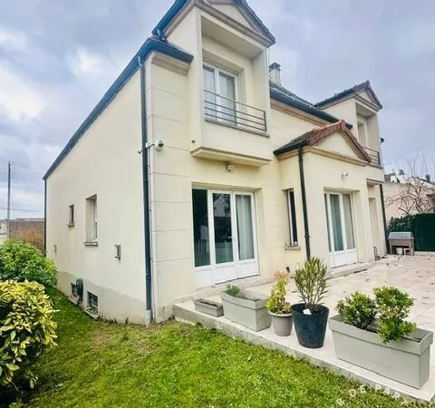 Maison 6 pièces 220 m²