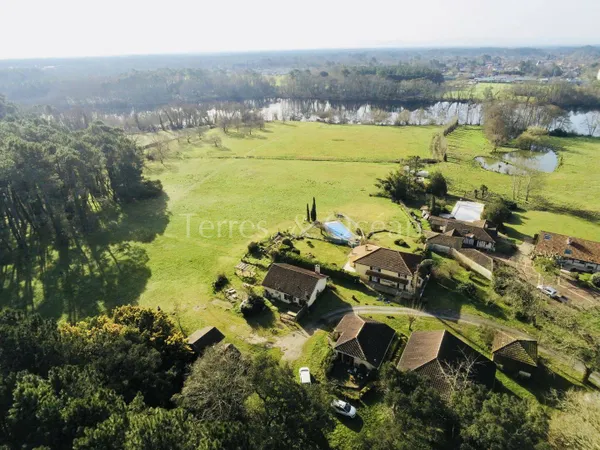 Maison 10 pièces 350 m²
