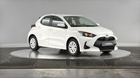 Toyota Yaris 116h Dynamic 5p MY22 — photo 3