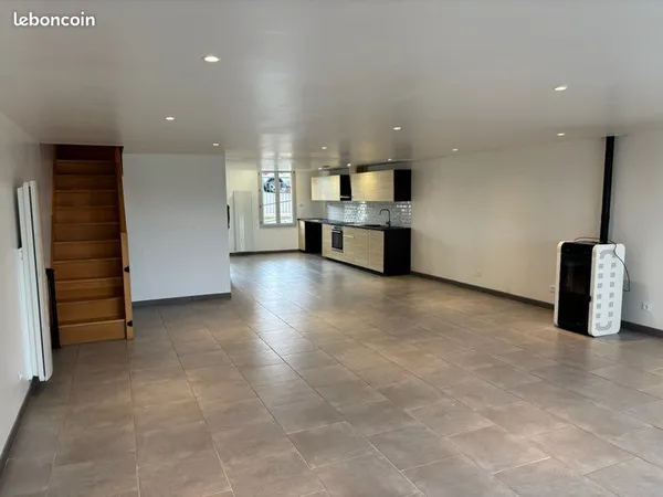 Maison refaite à neuve en 2023, 151 m2, 4 chambres, terrain, terrasse, parking