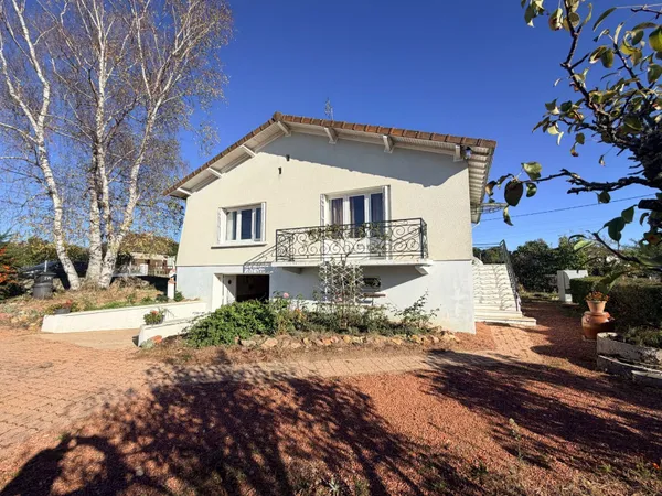 Maison sur sous-sol, proche centre ville.