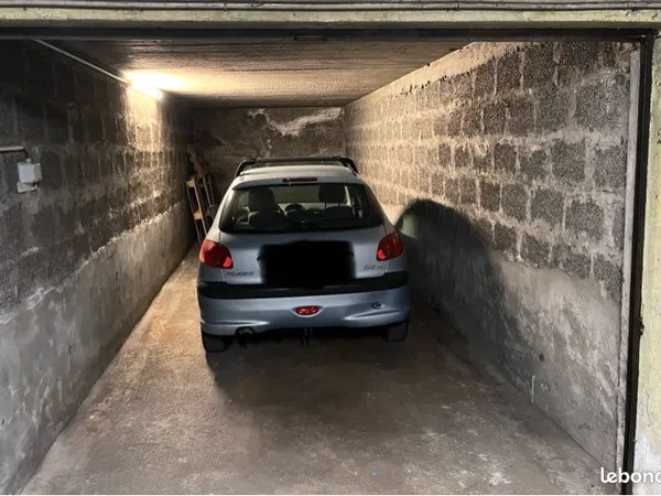 Vends Garage, 7 rue Barginet, à Grenoble