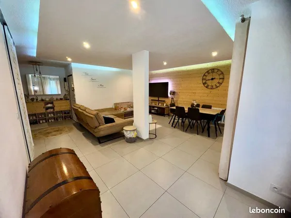 A vendre magnifique T3 de 75m2 entièrement rénové Cran-Gevrier
