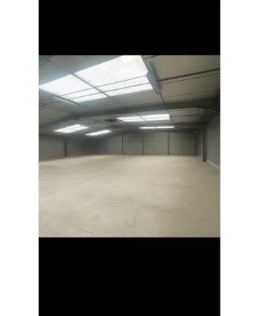 Local professionnel 500 m² - Entrepôt / Stockage / Salle de sport - Aubagne Les Paluds