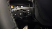 Peugeot 3008 HYBRID4 300ch Roadtrip e-EAT8 — photo 25