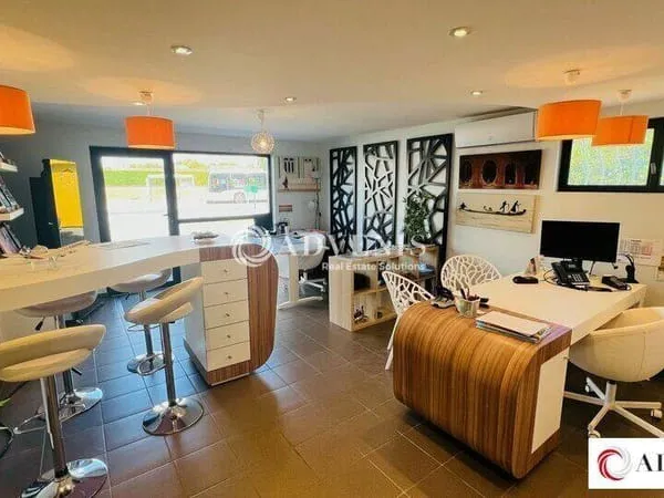 Local commercial 260 m²