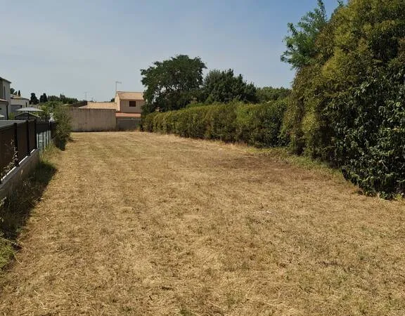 Terrain 970 m²