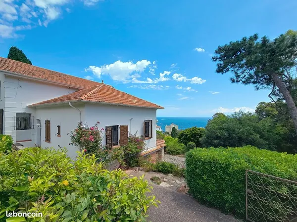 Maison à louer au mois à partir de Novembre