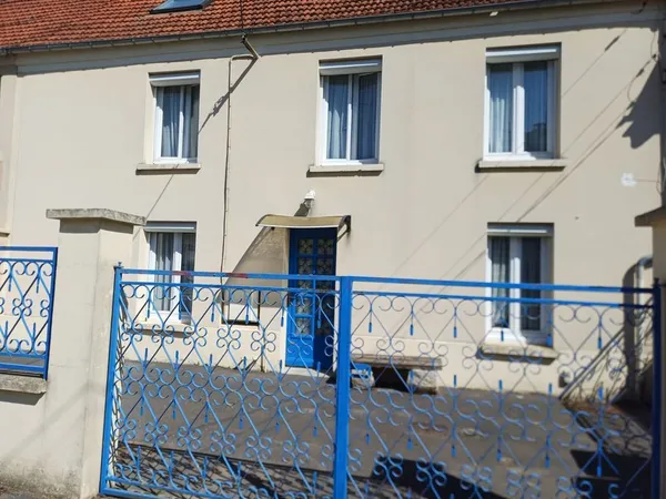 Maison familiale 4 chambres avec jardin