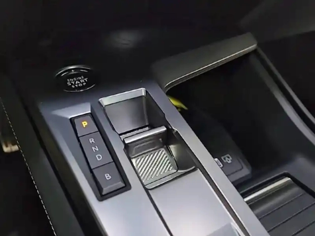 Peugeot 408 phev 225 e-eat8 — photo 51