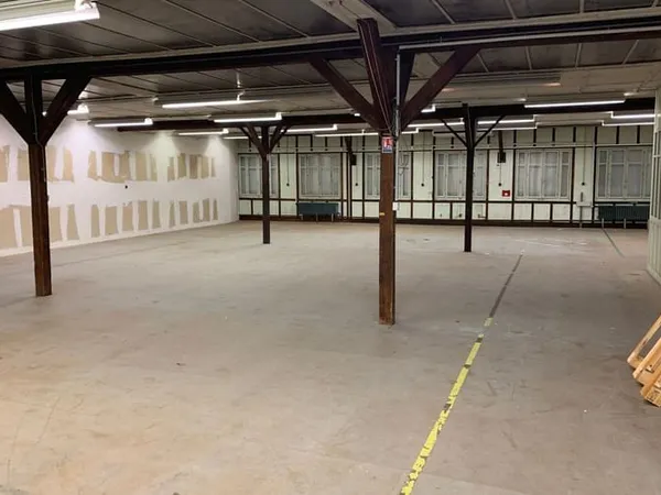 Local commercial 907 m²