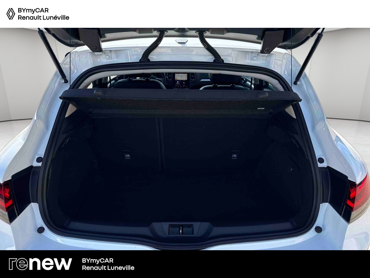 Renault Megane IV Berline Blue dCi 115 — photo 13