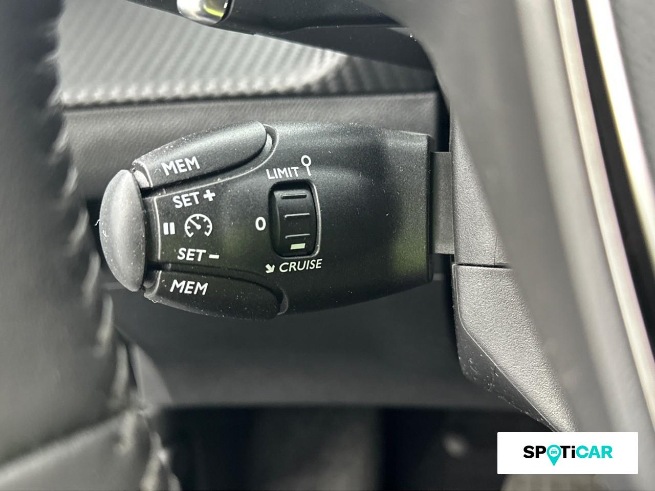 Peugeot 2008 1.2 puretech 130ch s&s active pack eat8 — photo 18