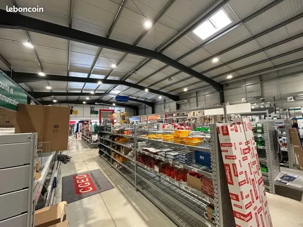 Local commercial 948 m²