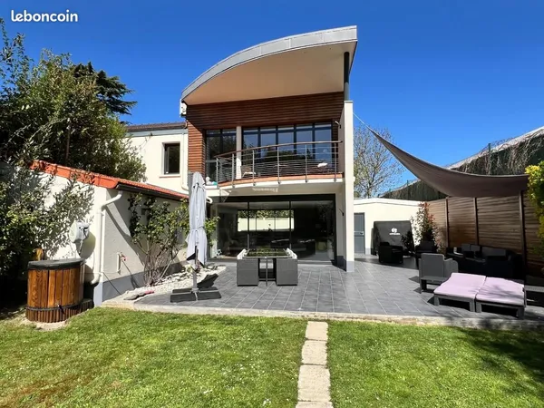 Maison 5 pièces 186 m²
