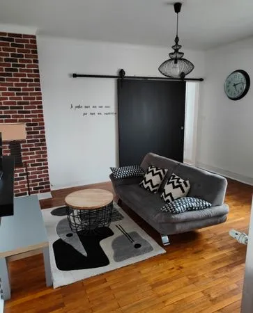 T2 de charme style ancien avec parquet