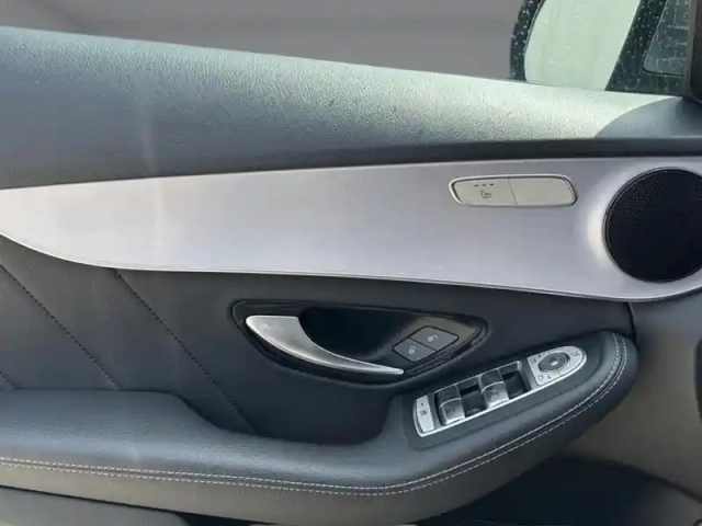 Mercedes Classe C 220 d berline amg lin — photo 31