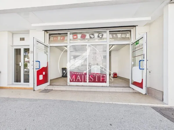 Local à loué - 141,66m2 (PRADET)