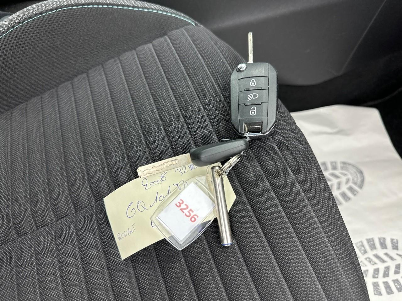 Peugeot 2008 puretech 130 s&s eat8 style — photo 32