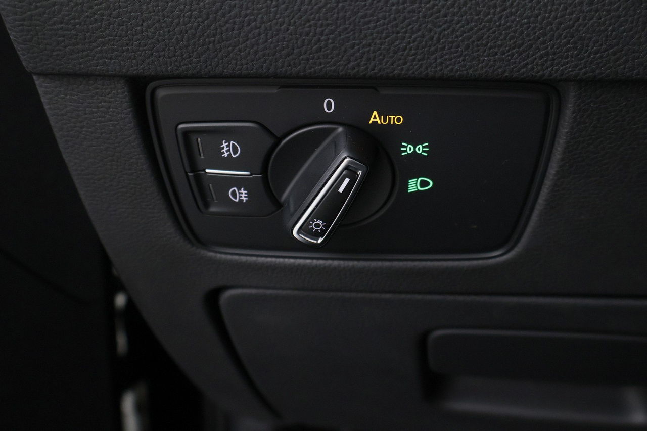 Volkswagen Passat SW — photo 22