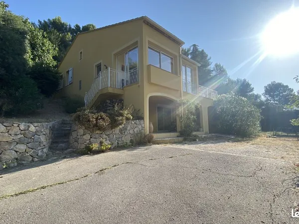 Propriété 6 pièces 150 m²