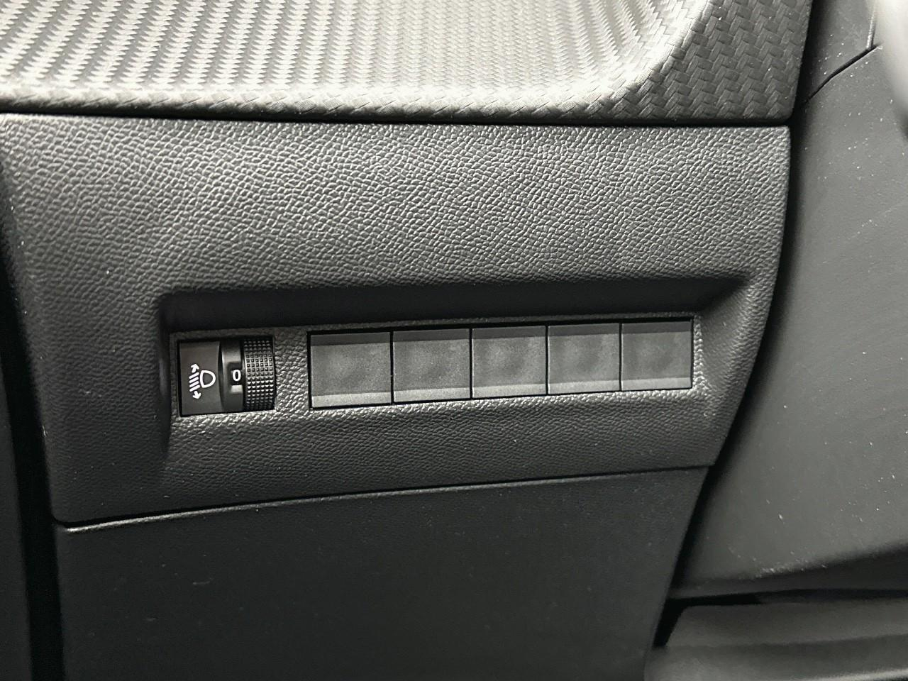 Peugeot 2008 100 s&s bvm6 style — photo 16