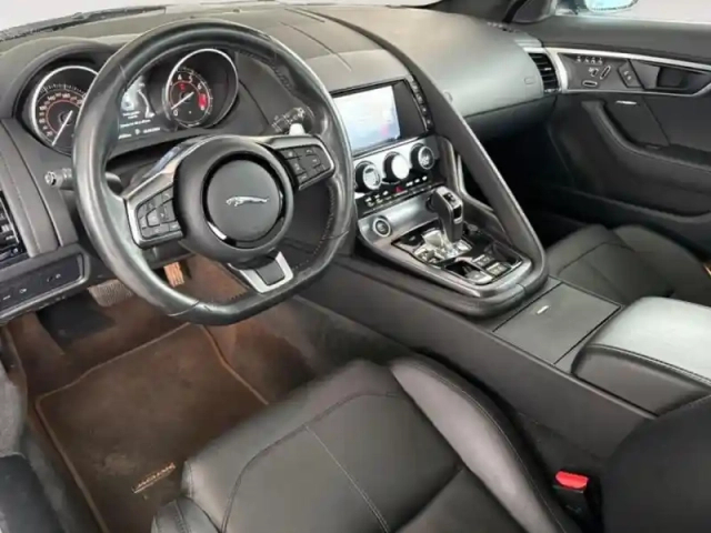 Jaguar F-Type coupe 3.0 v6 suralimenté 380ch awd bva8 — photo 10