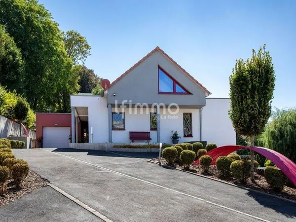 Maison 10 pièces 255 m²