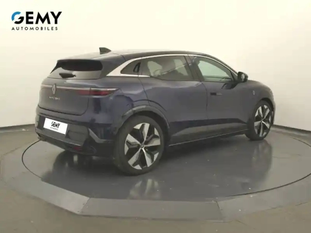 Renault Megane e-tech ev60 220 ch optimum charge — photo 2