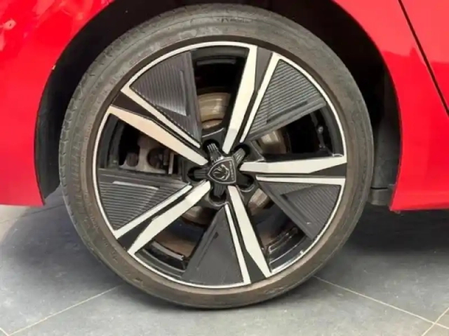 Peugeot 308 phev 180 gt e-eat8 toit pano / led matrix / gps / camera 360 — photo 15