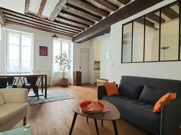 Loue appartement 40m² Paris 5ème - Metro Cluny Sorbonne/Maubert Mutualité, disponible fevier 2025