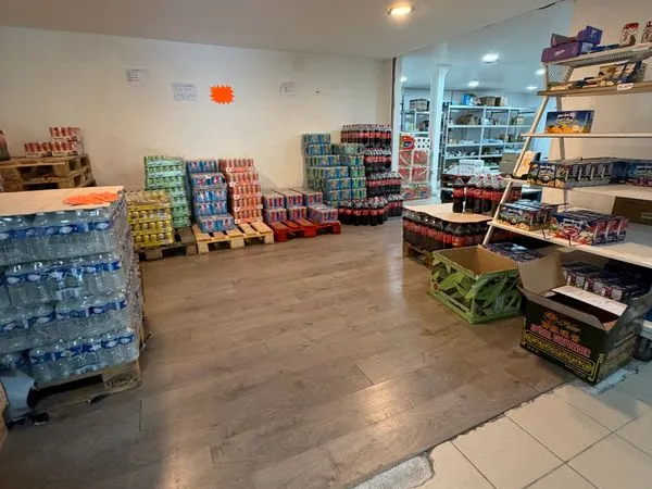 Local/entrepôt/bureau 180m²