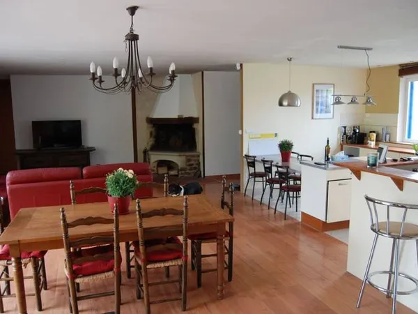 Maison 8 pièces 203 m²