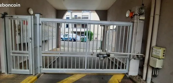 Garages à louer de 14m2 quertier saurupt (Nancy)