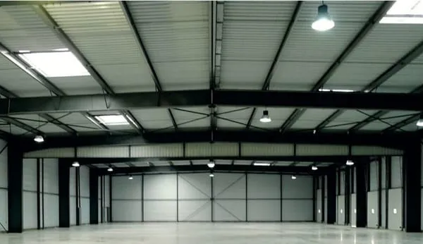 Locaux d'activité - A LOUER - 5 210 m² divisibles à partir de 434 m²