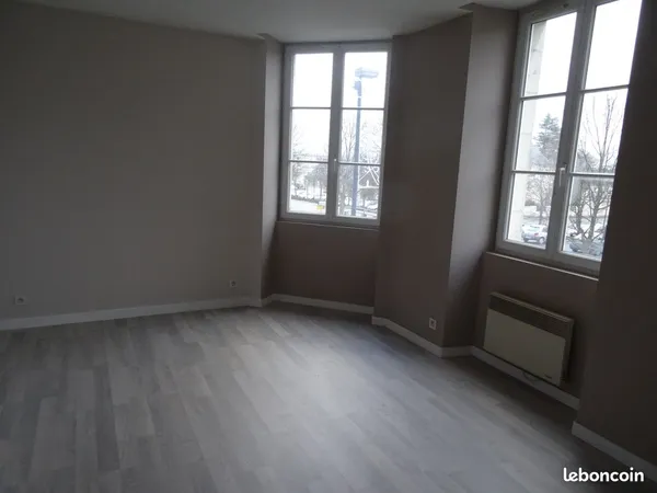 A louer appartement SEICHES (a 20minutes d ANGERS)